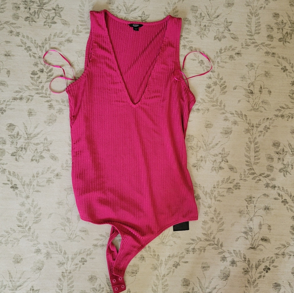 Guess Women's Sparkly Pink V-Neck Smoothing Sleeveless Bodysuit || Size Medium